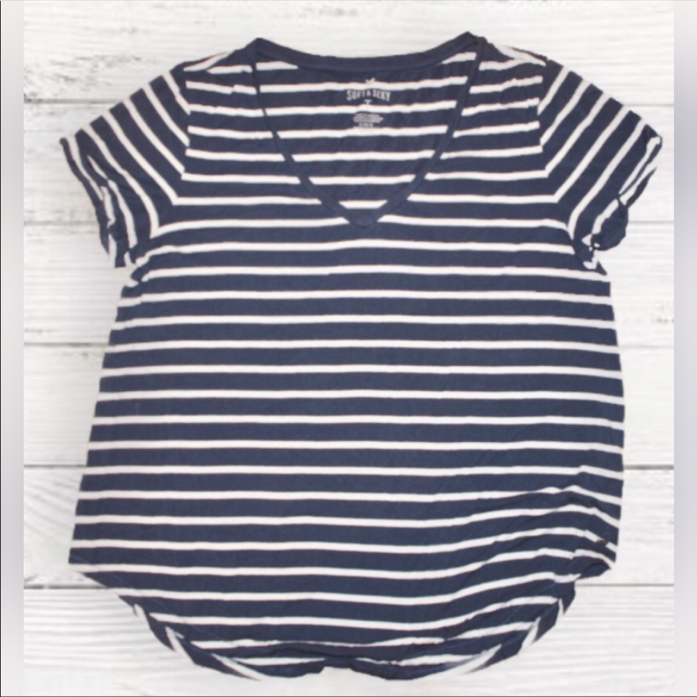 Size L American Eagle tee